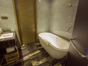 La Perle International Hotel - Free shuttle between hotel and Exhibition Center during Canton Fair & Exhibitor registration Counter