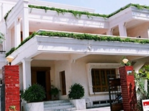 Hill View Serviced Apartments
