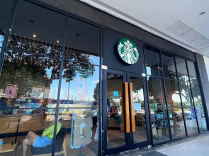 Condo Resort 1 Br by Rosenda B.