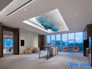 Changsha Yuelu Howard Johnson Hotel (Meixi Lake West Metro Station Branch)