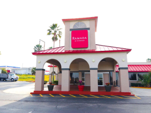 Ramada by Wyndham Davenport Orlando South