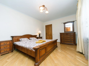 Apartment on Sheptitskogo str