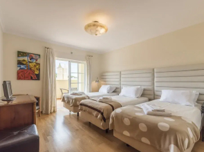 CheckinCheckout - VillaMoura with Private Pool