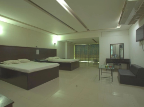 Rax Hotel and Restaurant