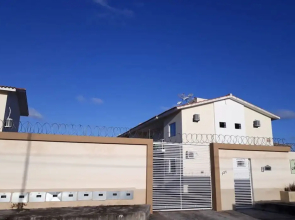 Apto de 2 quartos a 800m da praia de Taperapuan