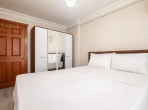 Eclectic Apartment near Popular Attractions in Beyoglu