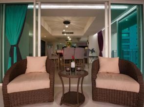 910-3000 Grand Venetian P.V.