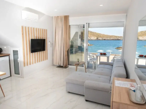 Beachfront Studio Kyma East