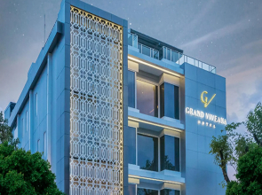 Grand Viveana Hotel