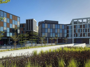 Hampton by Hilton Dubai Al Seef 