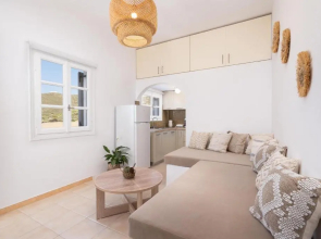 Red Beach Harmony suites Modestos