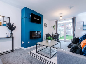 Spacious 3-bed Ideal for Long-term Business