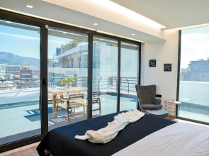 The First Key Luxury & small apartment in the center of Xanthi
