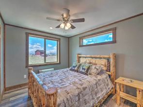 Mtn-view Cabin 40 Mi to Yellowstone Ntl Park!