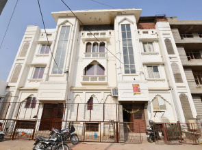 OYO 22966 Hotel Raj Niwas
