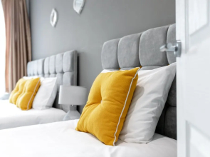 KVM - Kensington Apartment