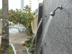 KASA Blue Ocean - 2 bed 2 bath for 4 OCEAN VIEW BALCONY BEACHFRONT CONDO POOL