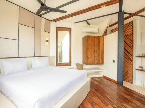 Contemporary 1-br Loft With Art Deco Shared Pool