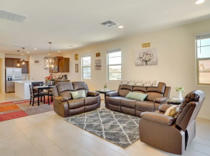 Modern Tucson Retreat w/ Patio & Community Pool!
