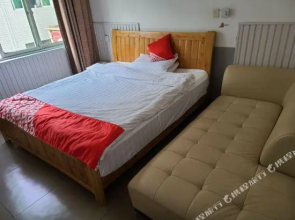 OYO chengdu red golden cage apartment