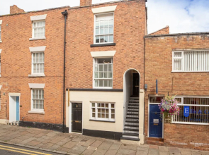 Castle Street Apartment