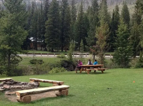 Grizzly Lodge