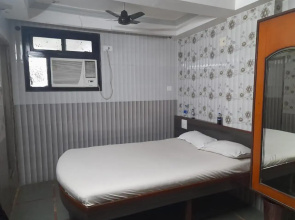 Hotel Aaiye Lodging & Boarding By WB Inn