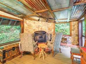 Dreamy Damascus Cabin ~ 1 Mi to Appalachian Trail