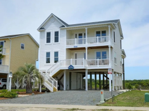 Libby's Lookout 4 Bedroom Home by RedAwning