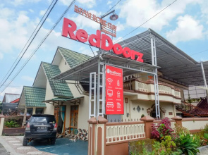 RedDoorz near Terminal Mendolo Wonosobo