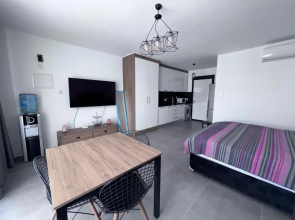 Four Seasons Life Studio