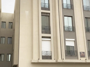 Kease D12 Al Qirwan Apartment