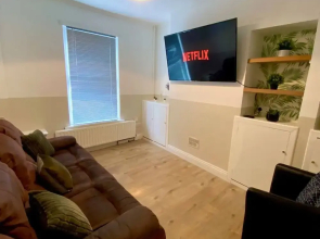 2BR City Side House in Belfast