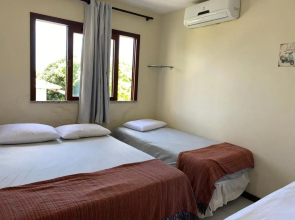 Casa 4/4 agradável com piscina e churrasqueira