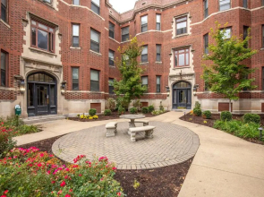 Spacious CWE 3BR near BJC by Zencity