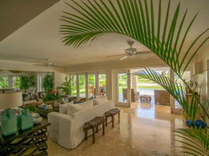 Luxury Golf-front Villa With Golf Cart Close to the Beach in Exclusive Resort