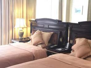 Hezhong Guanjing Hotel