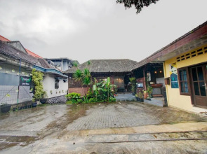 OYO 90240 Pandan Inn Guest House Batu