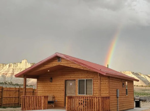 Log Cottages at Bryce Canyon #3