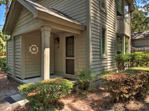 Hilton Head Resort Condo w/ Pool Access!