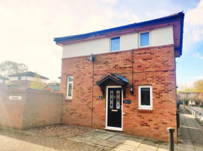 Inviting 2-bed House in Milton Keynes - Netflix