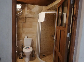 El Puente Cave Hotel