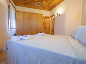 Dort Mevsim Butik Otel