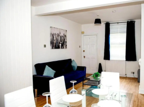 Lovely 3-bed House in Dartford