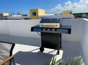 Stylish Modern Condo w/ Rooftop Terrace and Pool.