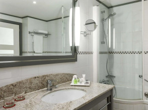 Отель Al Maha Regency