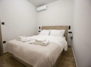 Raise Acropolis View Suites