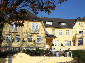 Quaint Apartment with Balcony in Bad Pyrmont near River