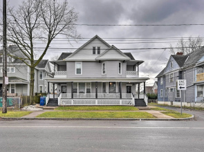 Niagara Falls Townhome: Near Wineries!