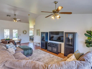 Thatcher Home w/ Fenced Backyard: 3 Mi to Downtown